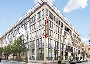 Hotelansicht, Moderne Außenansicht des BW Plus Hotel Dresden City.